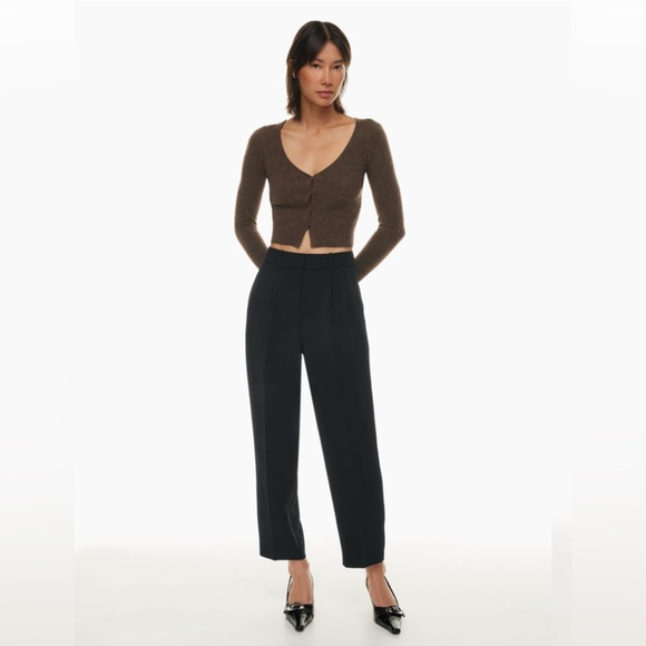 Aritzia Carrot Pant - Black, 8 - Picture 1 of 5